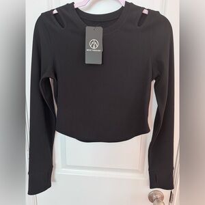 Black NEW Women's Top